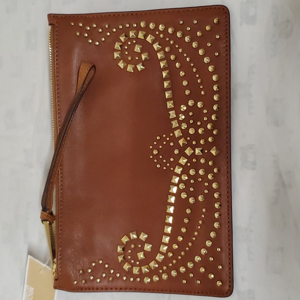 Michael Kors Rhea wristlet in Luggage